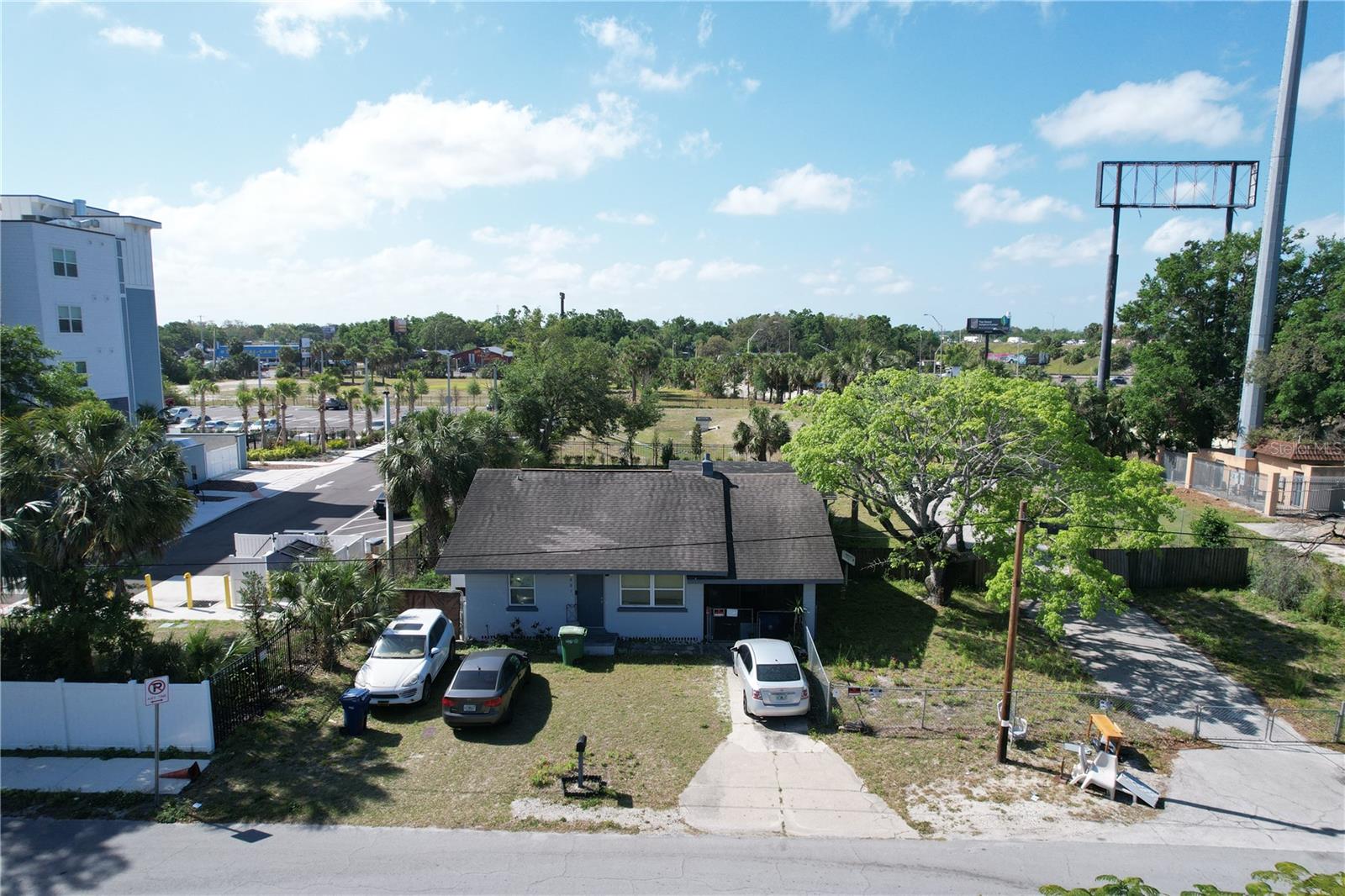 705 E Wilma St Property Photo 18