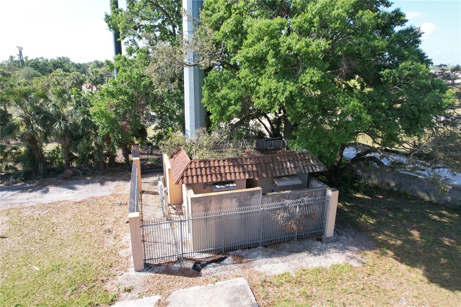 705 E Wilma St Property Photo 22