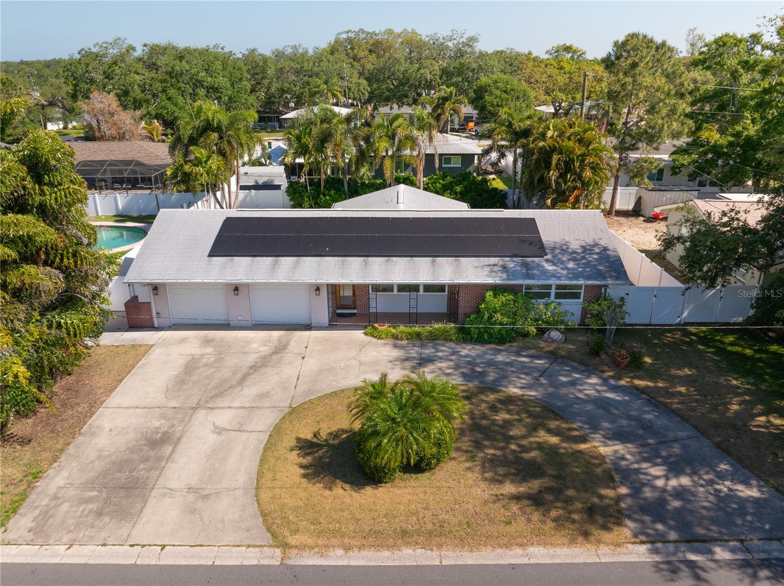 1720 Emerald Dr Property Photo