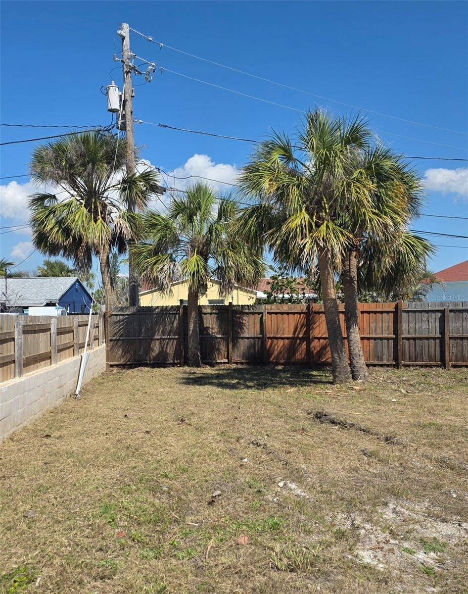 432 S BAYSHORE DR Property Photo 1