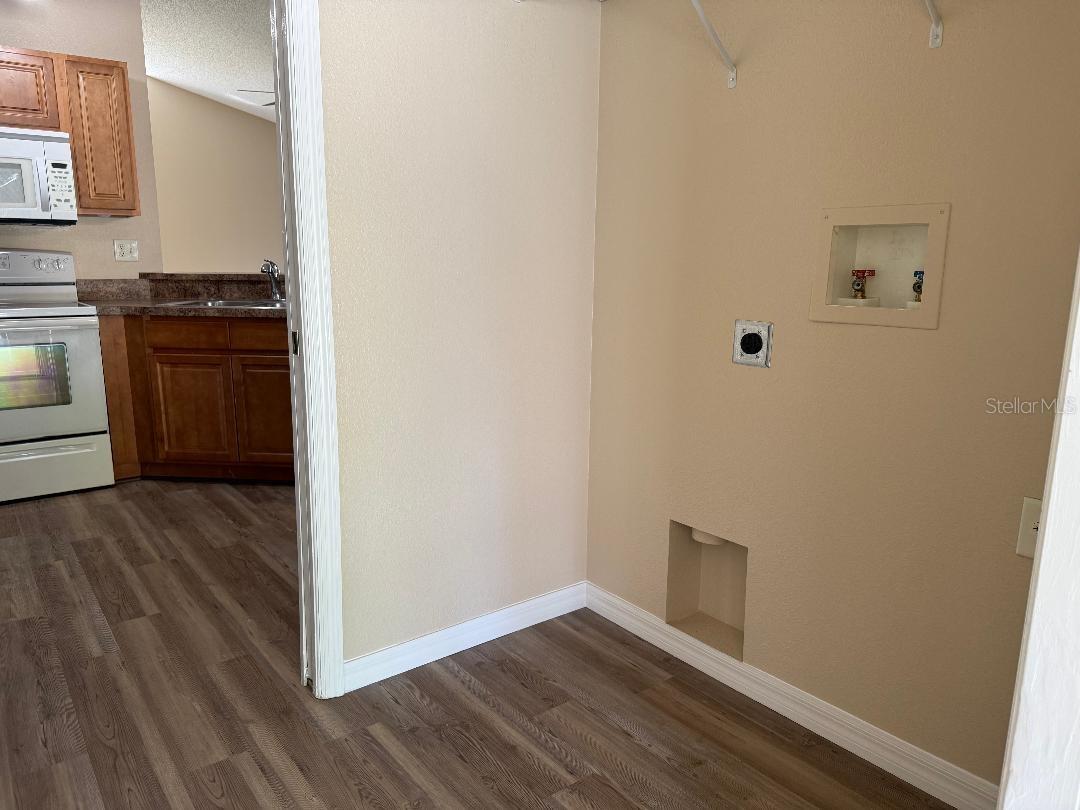 3355 Abeline Rd Property Photo 5