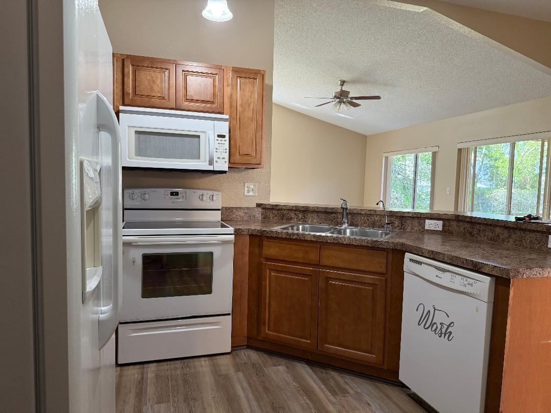 3355 Abeline Rd Property Photo 8