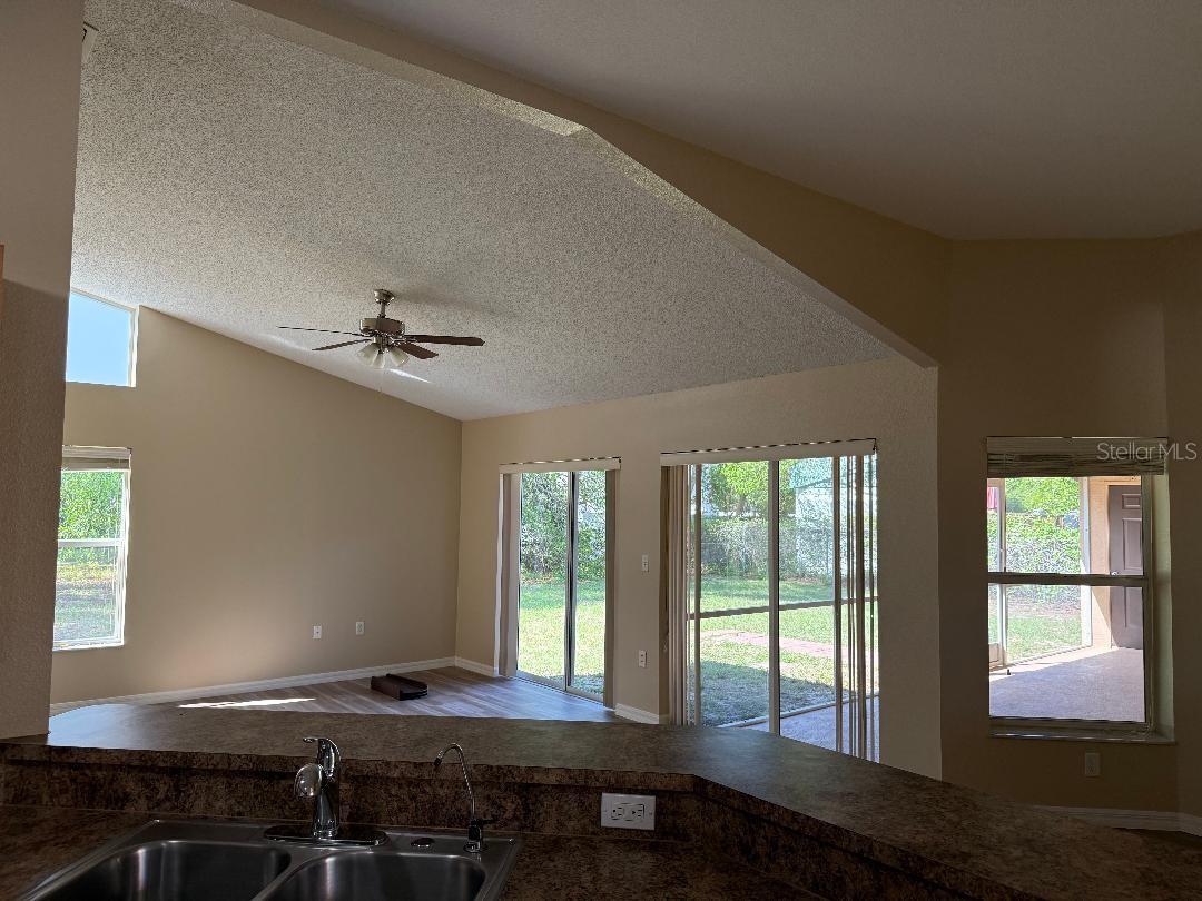 3355 Abeline Rd Property Photo 10