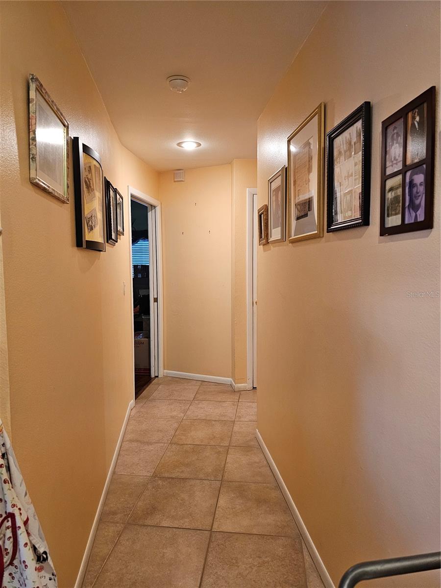2704 E Montague Ct E Property Photo 18