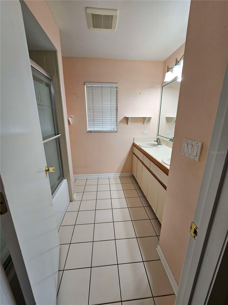 2704 E Montague Ct E Property Photo 20