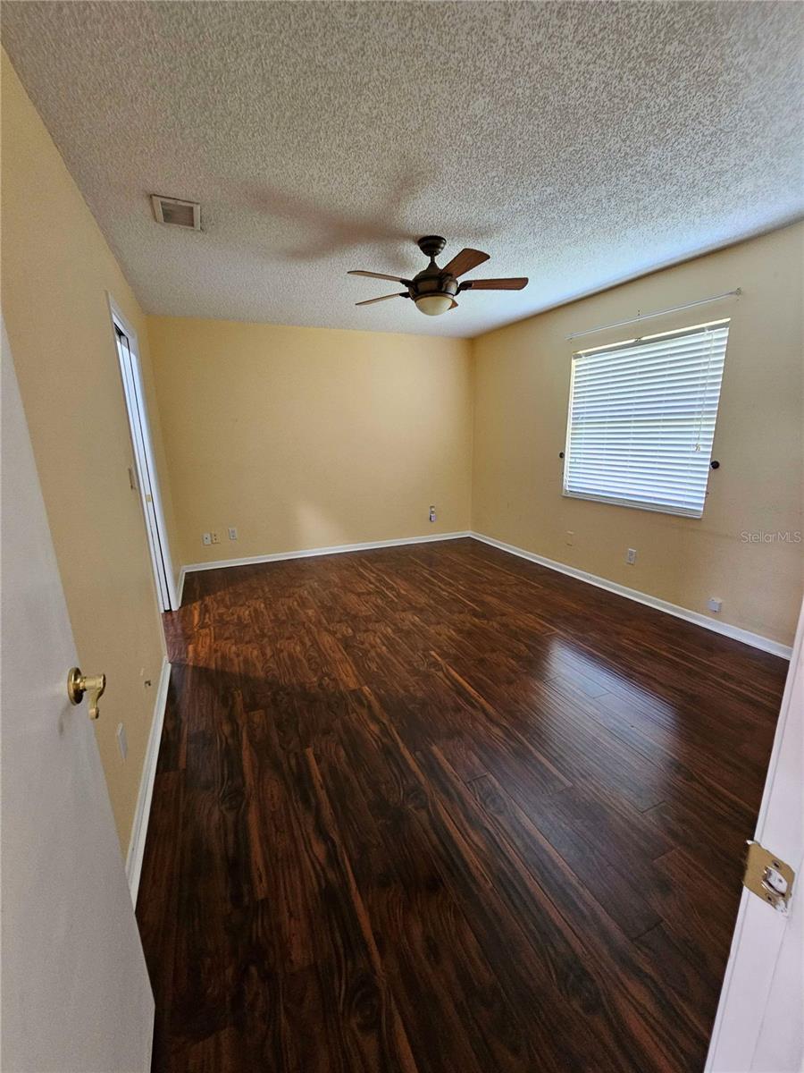 2704 E Montague Ct E Property Photo 21