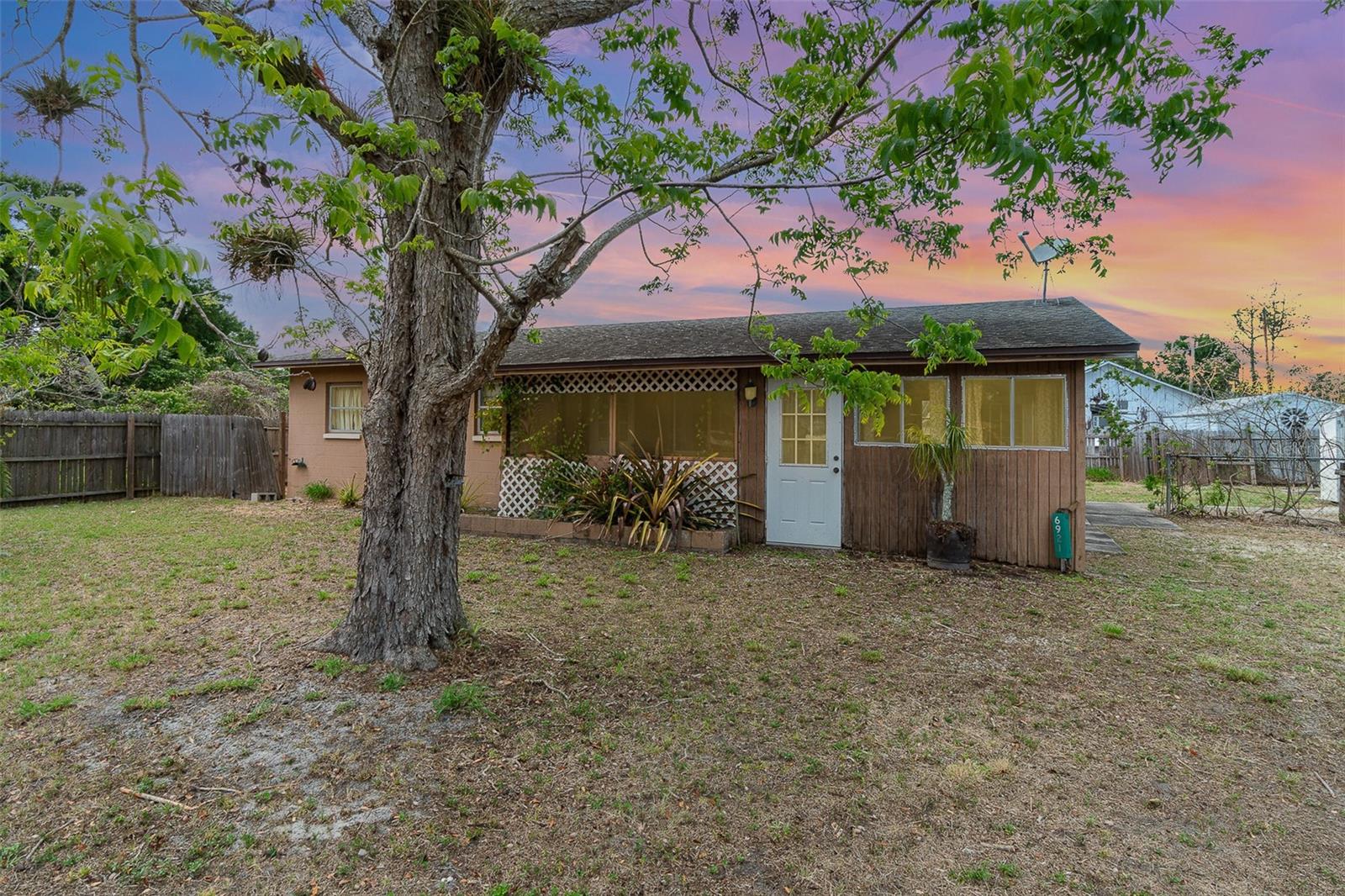 6921 Bayshore Rd Property Photo