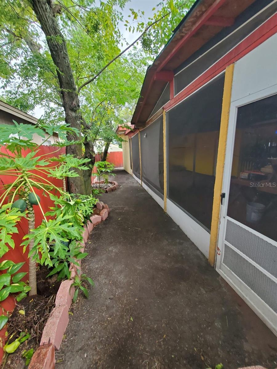 7212 N Armenia Ave Property Photo 13