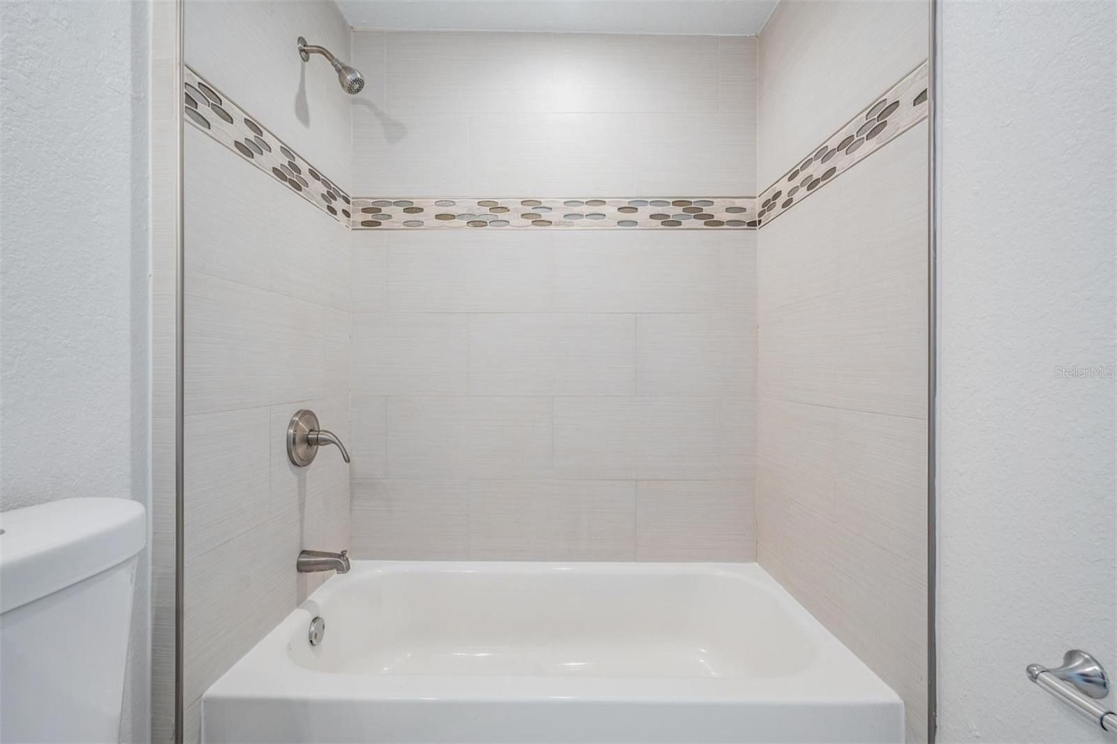 805 E Elm St Property Photo 22