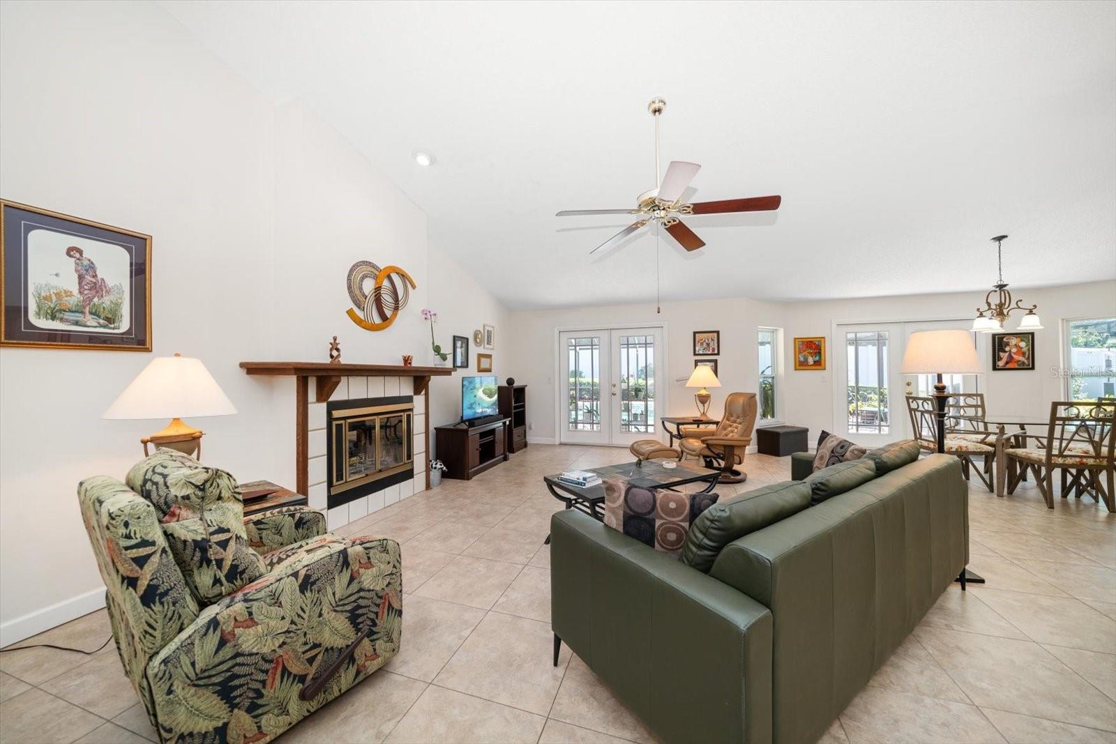 4868 Lake Valencia Blvd E Property Photo 5