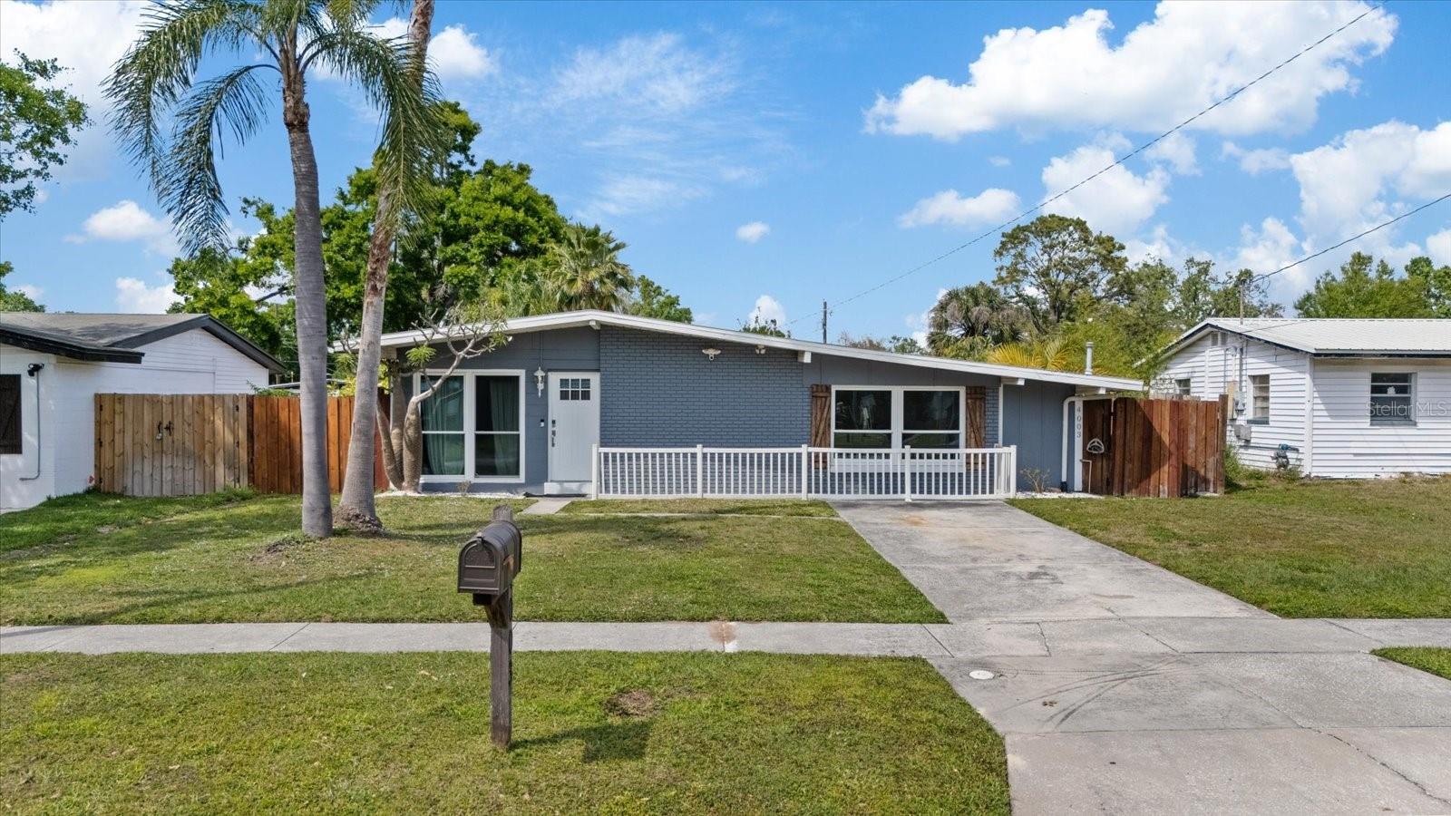4003 W Bay Ave Property Photo
