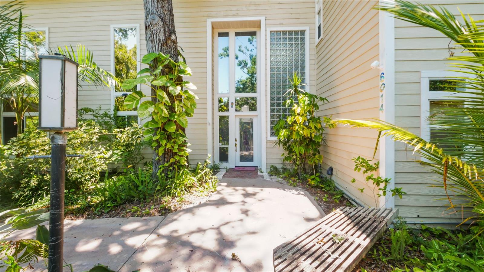6014 Luana Ln S Property Photo 1
