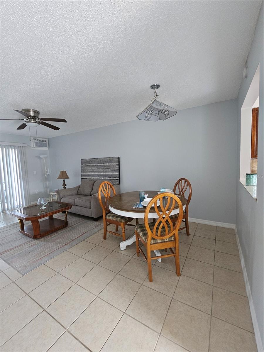 13813 Mission Oaks Blvd Property Photo 7