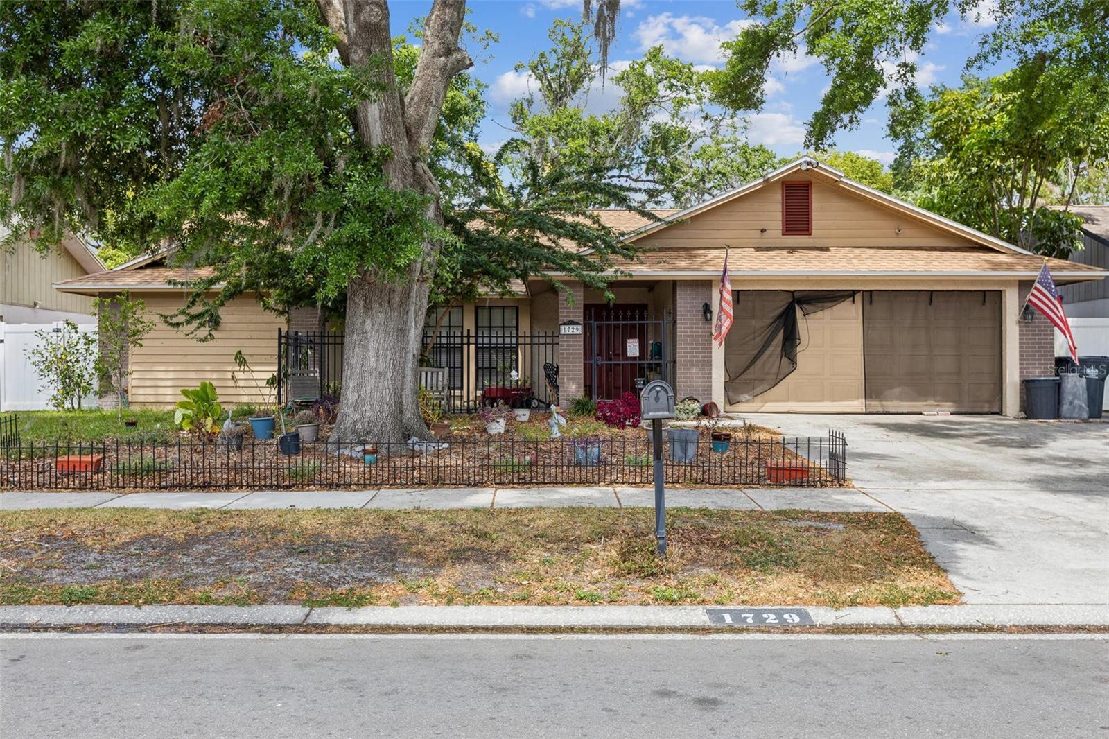 1729 Shady Leaf Dr Property Photo