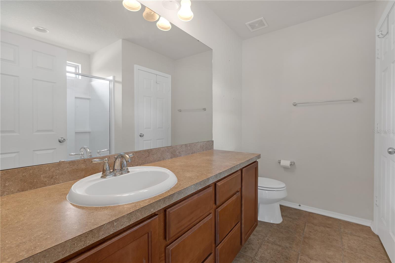662 Petal Mist Ln Property Photo 22