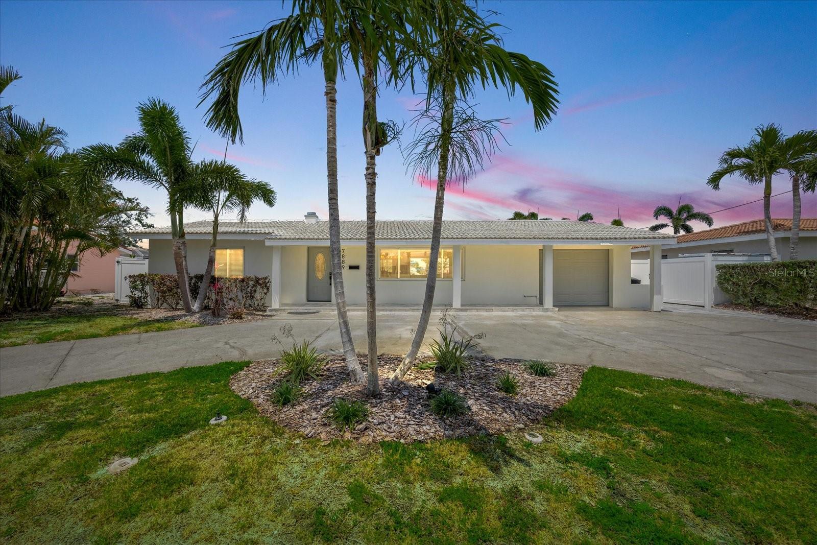 7889 3rd Ave S Property Photo 2