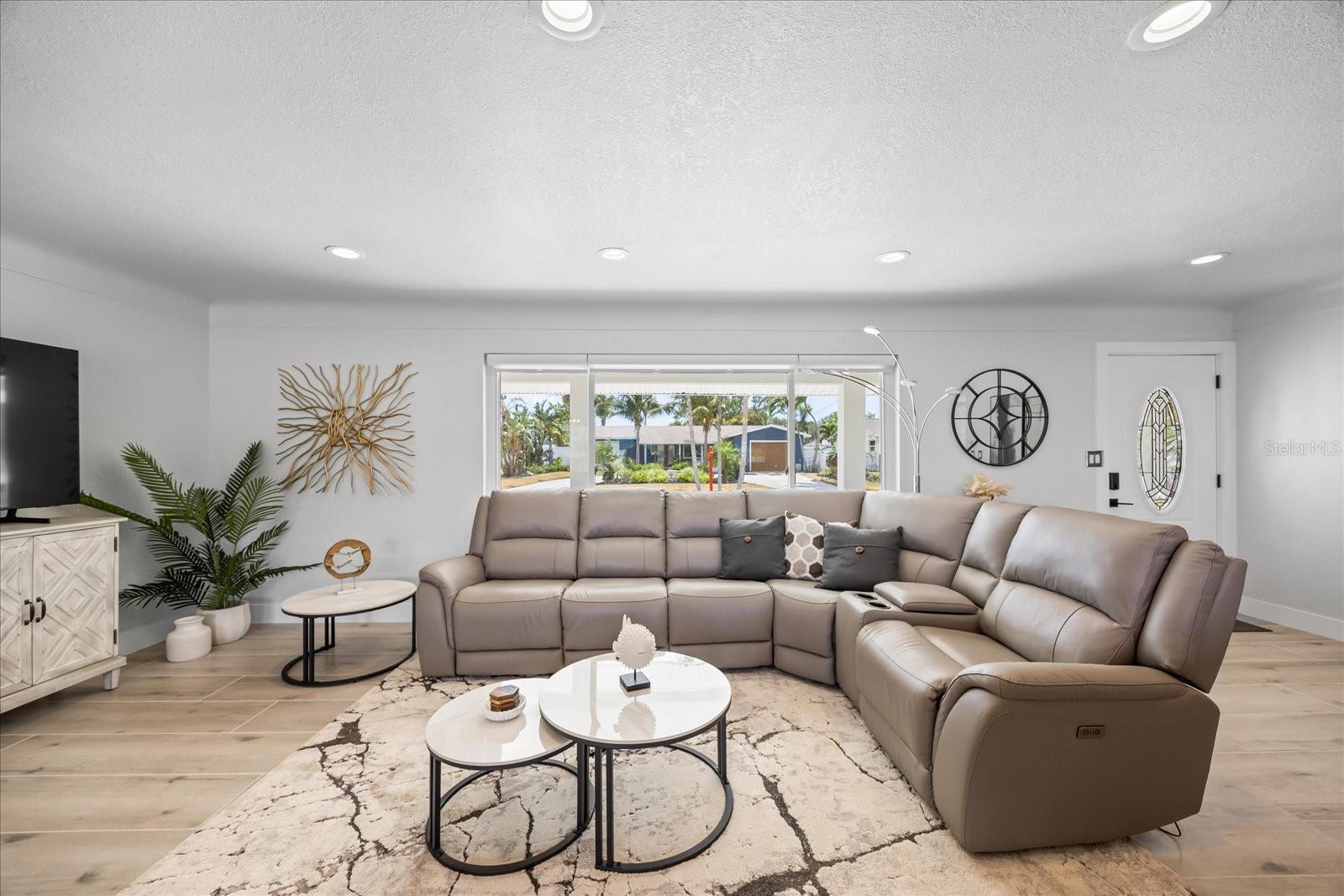 7889 3rd Ave S Property Photo 17