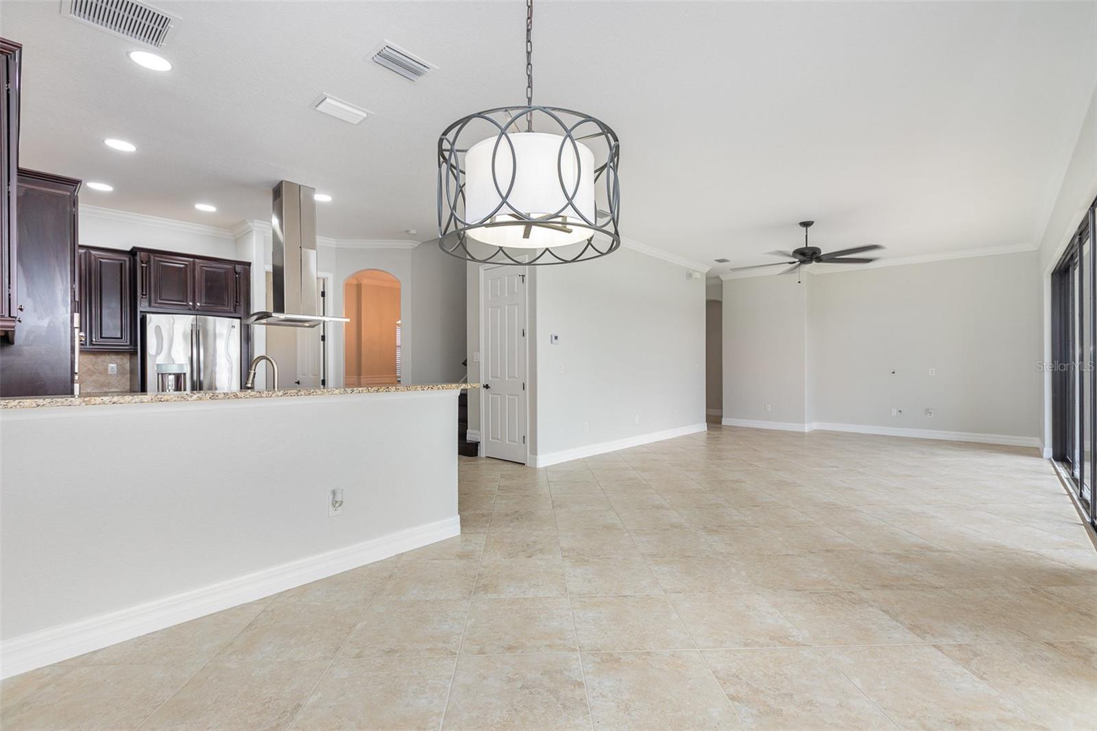 5656 Cloverleaf Run Property Photo 8