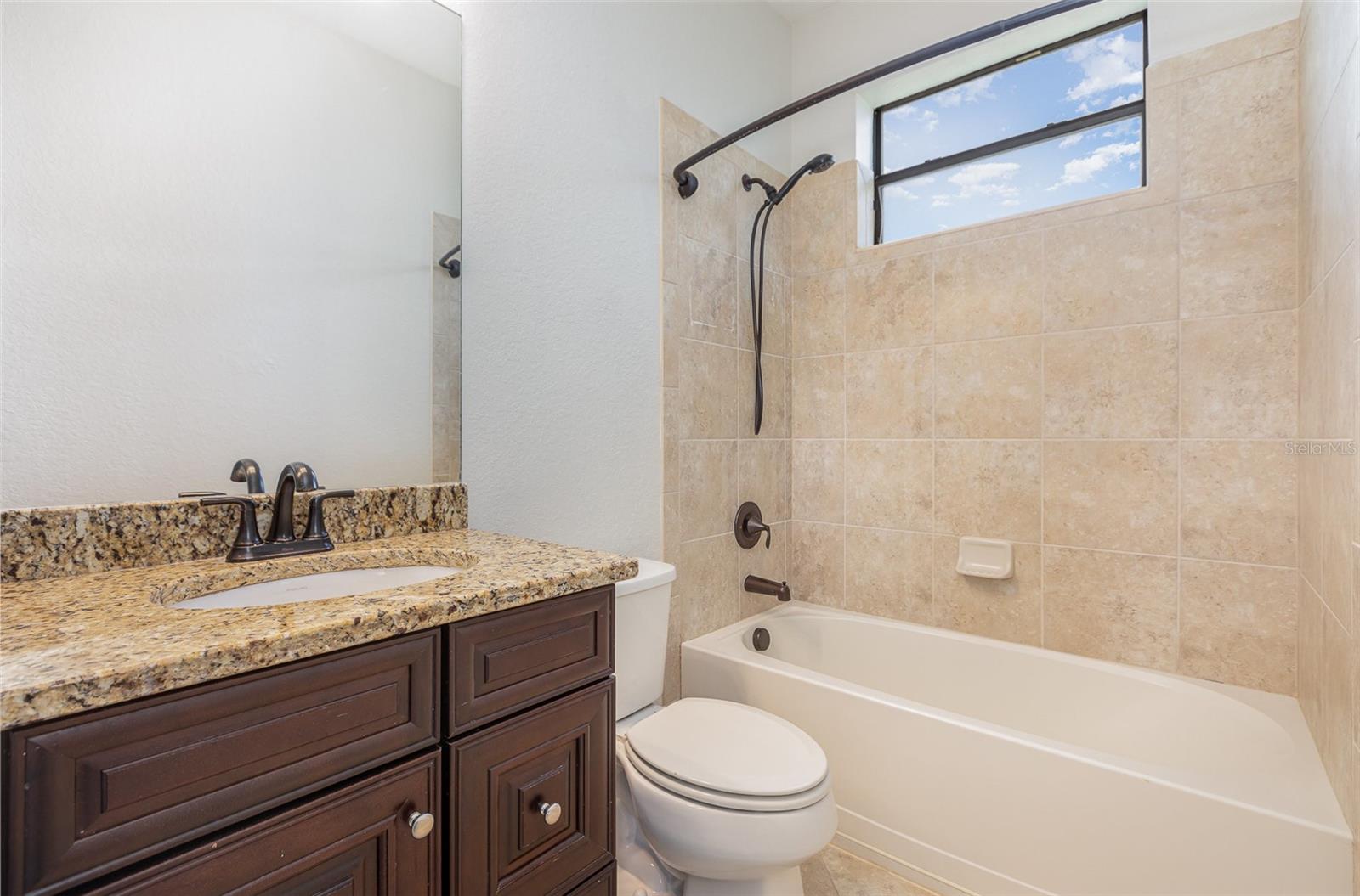 5656 Cloverleaf Run Property Photo 24