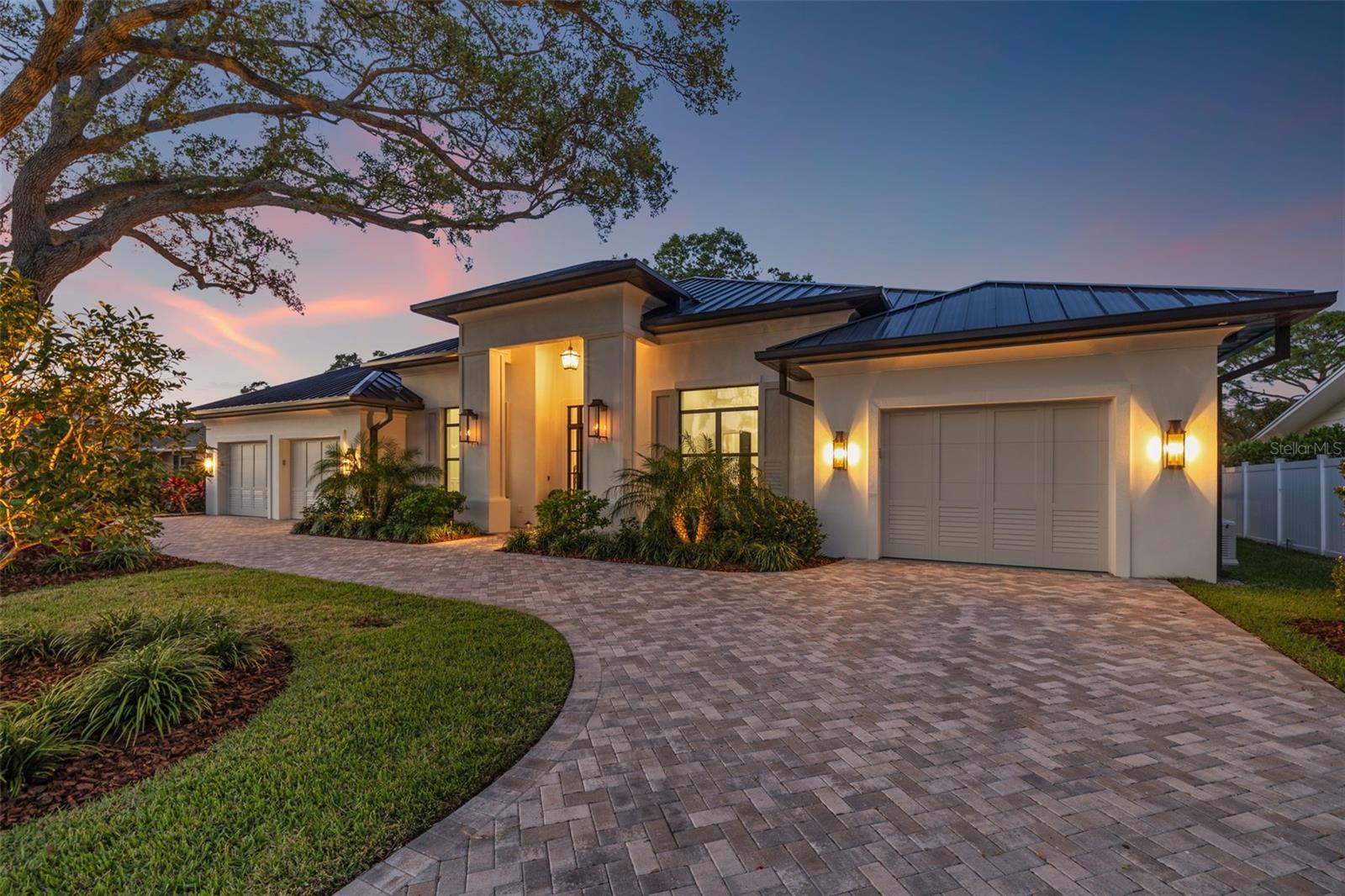 634 Poinsettia Rd Property Photo