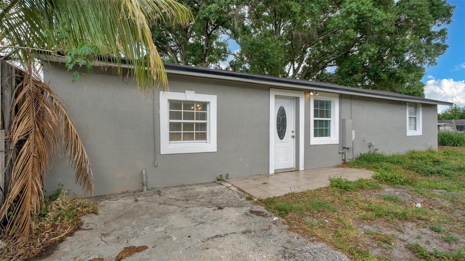 725 1/2 Strain Blvd Property Photo