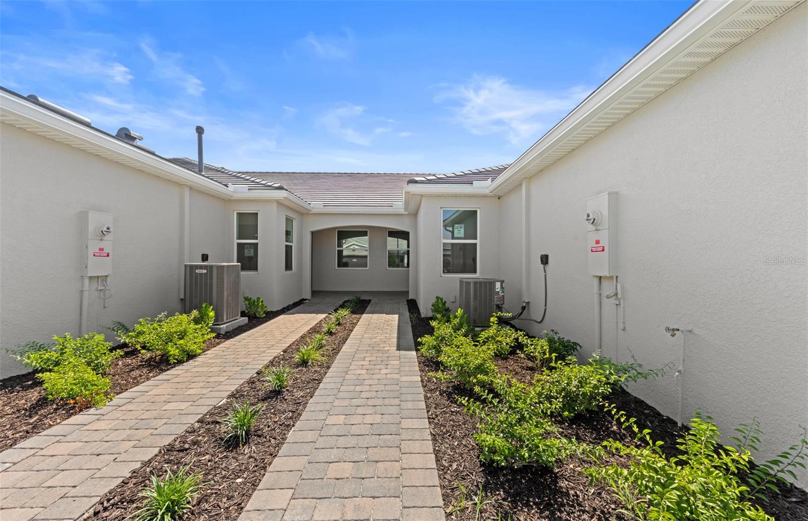 27156 Capri Shores Cir Property Photo 4
