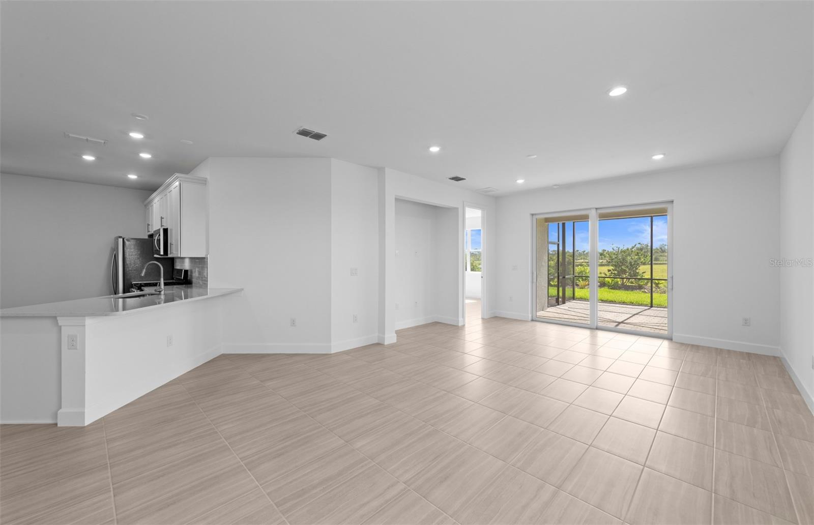 27156 Capri Shores Cir Property Photo 10