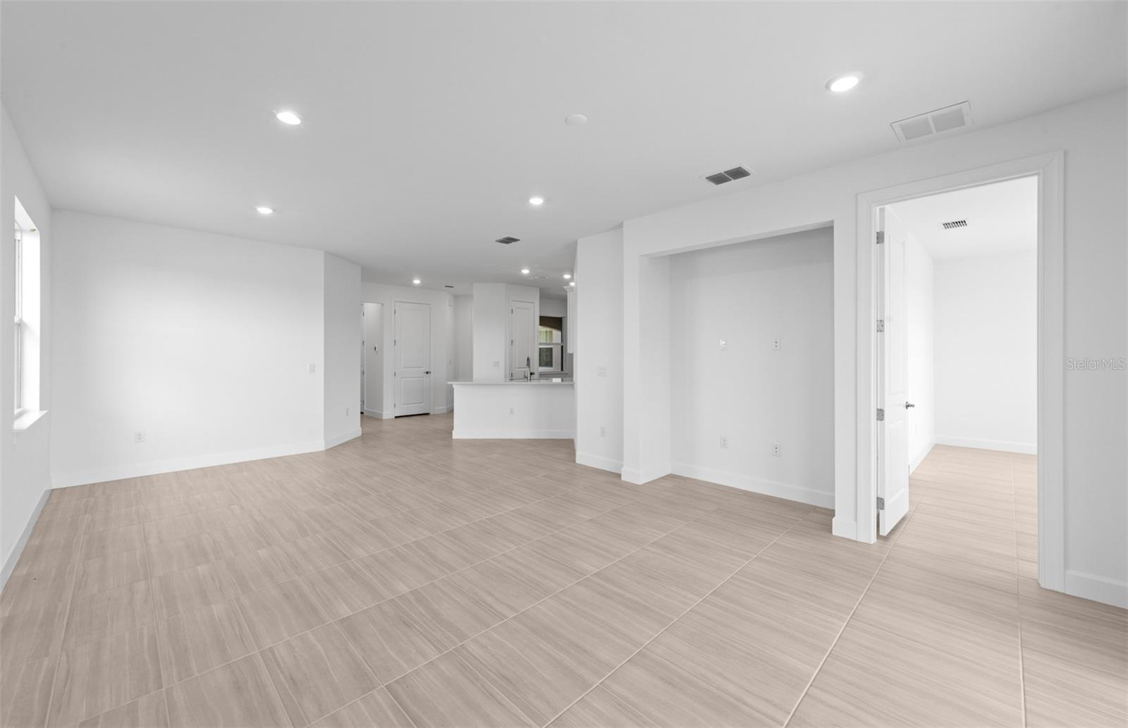 27156 Capri Shores Cir Property Photo 12