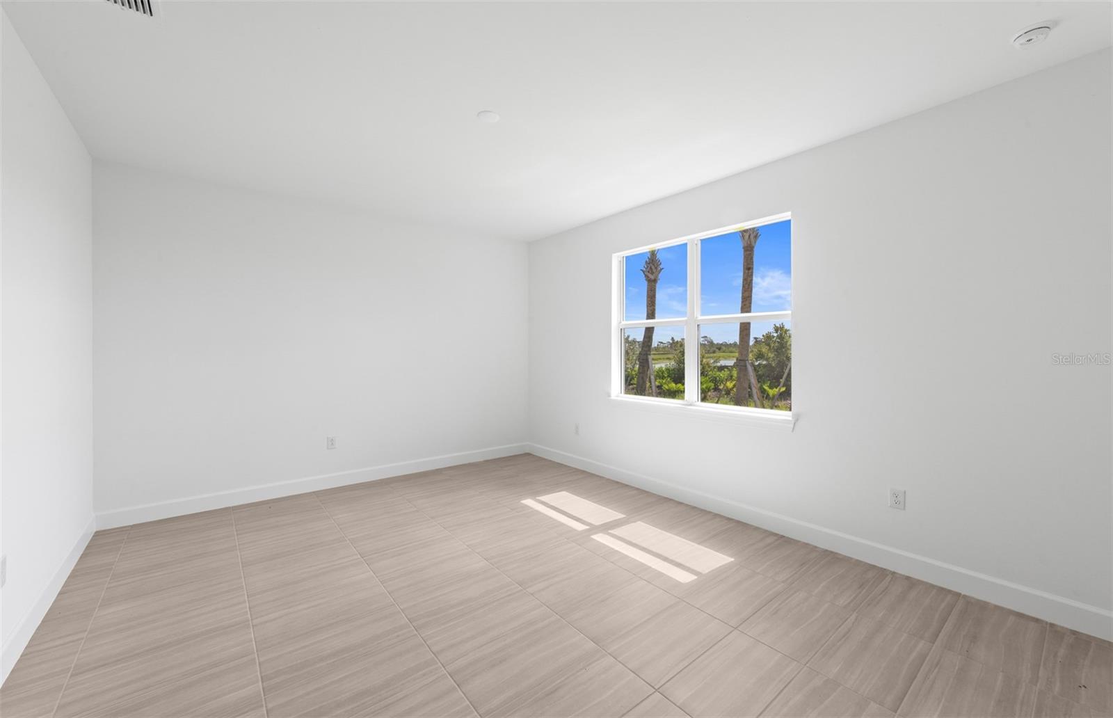 27156 Capri Shores Cir Property Photo 14