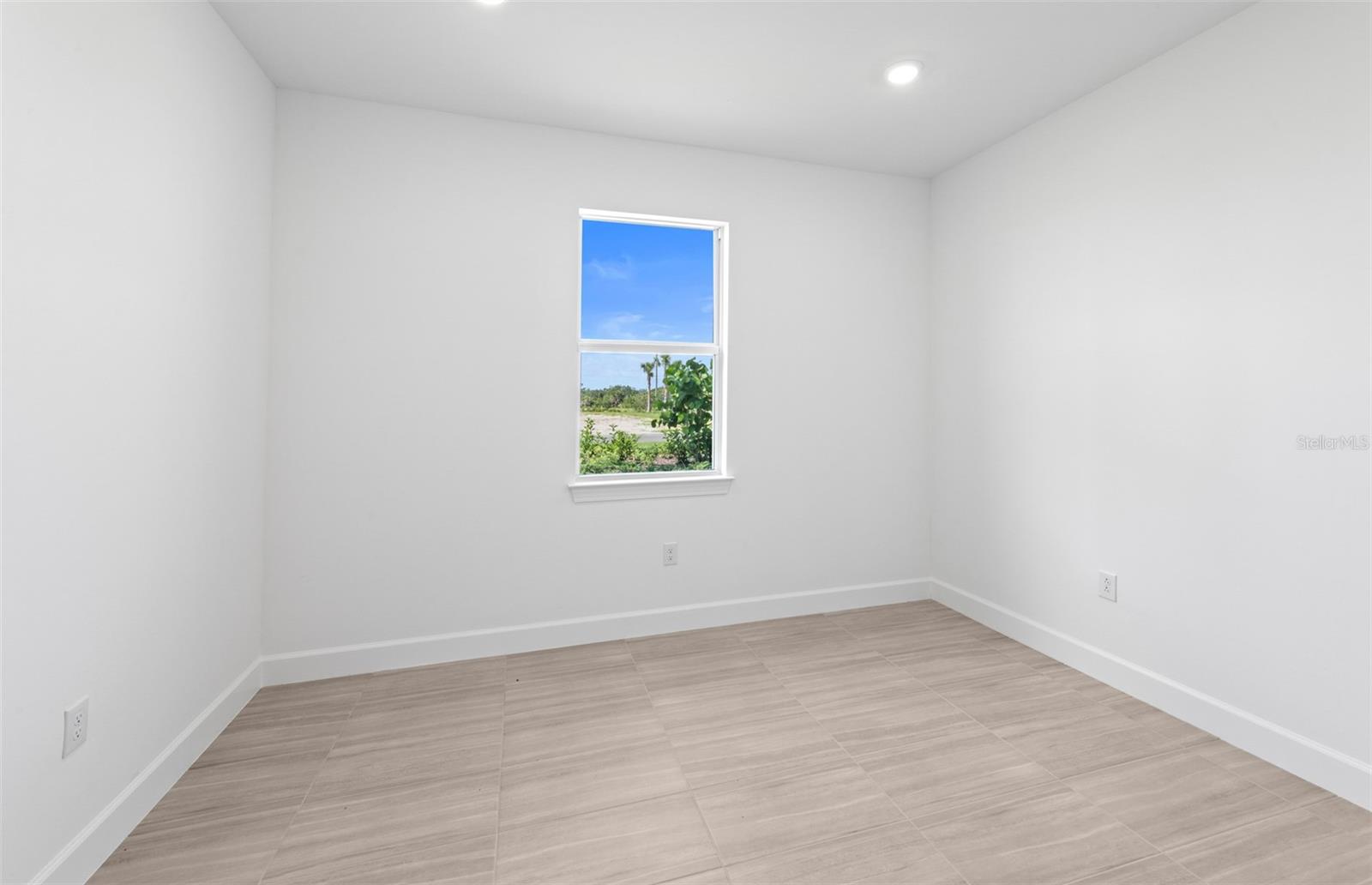 27156 Capri Shores Cir Property Photo 20