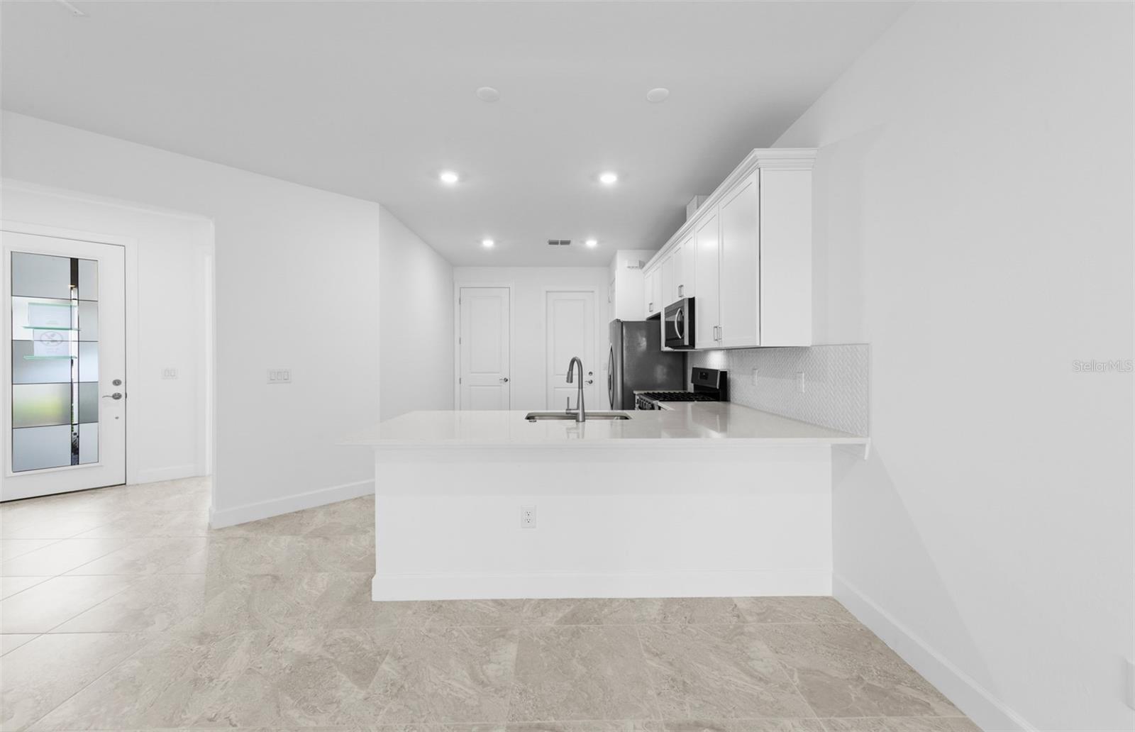 27152 Capri Shores Cir Property Photo 11