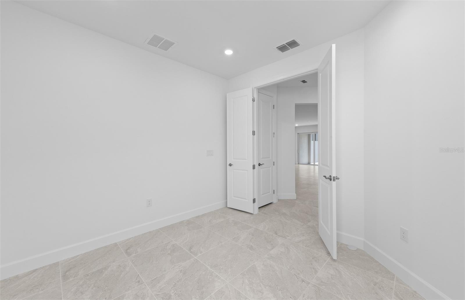 27152 Capri Shores Cir Property Photo 23