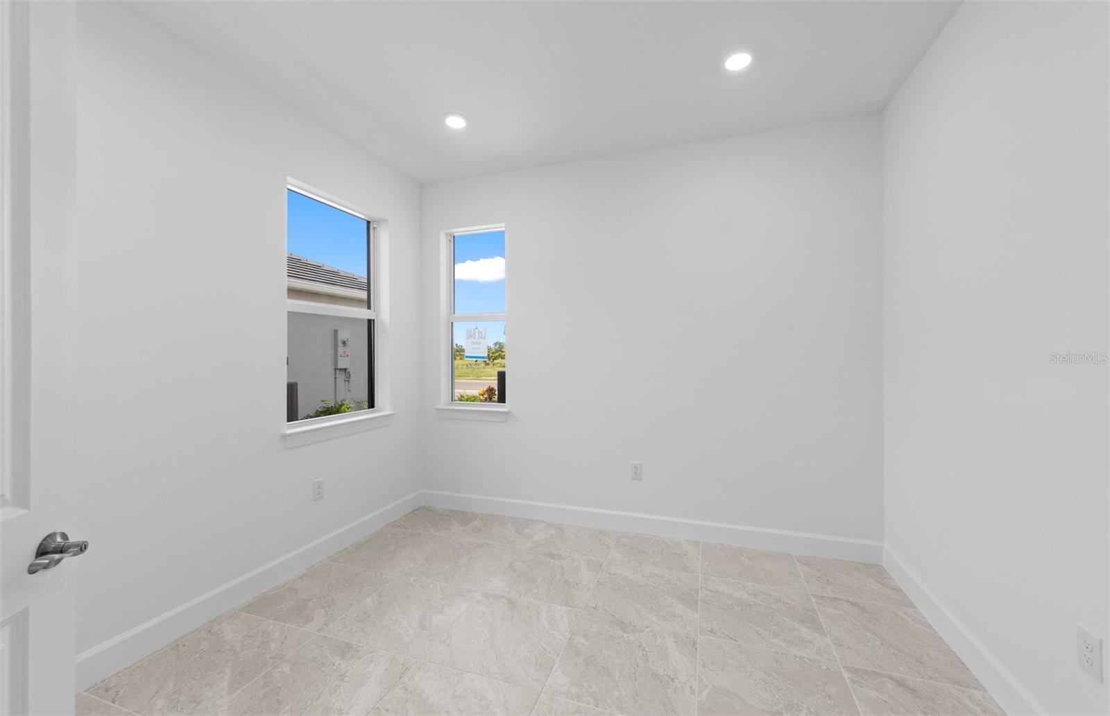 27152 Capri Shores Cir Property Photo 24