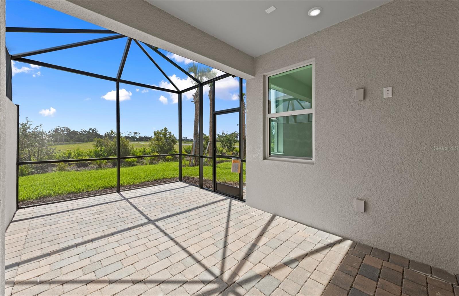 27152 Capri Shores Cir Property Photo 32