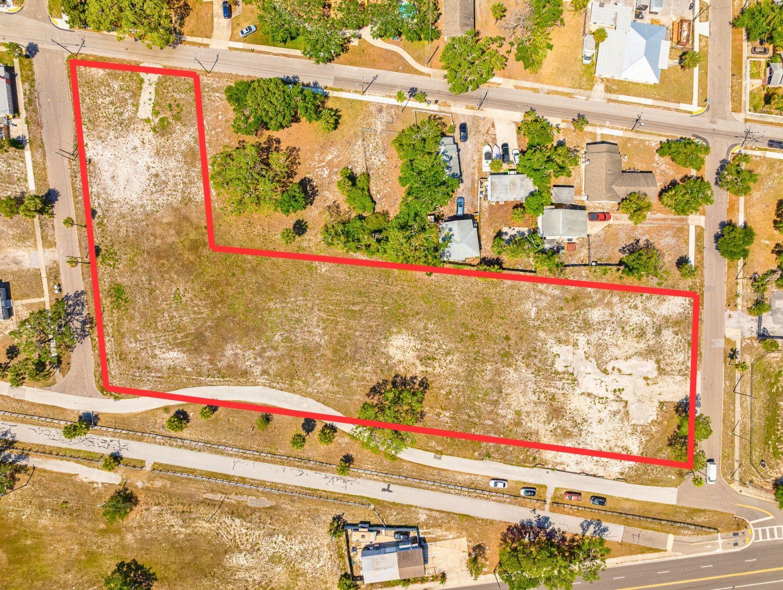 611 Palm Bluff St Property Photo 3