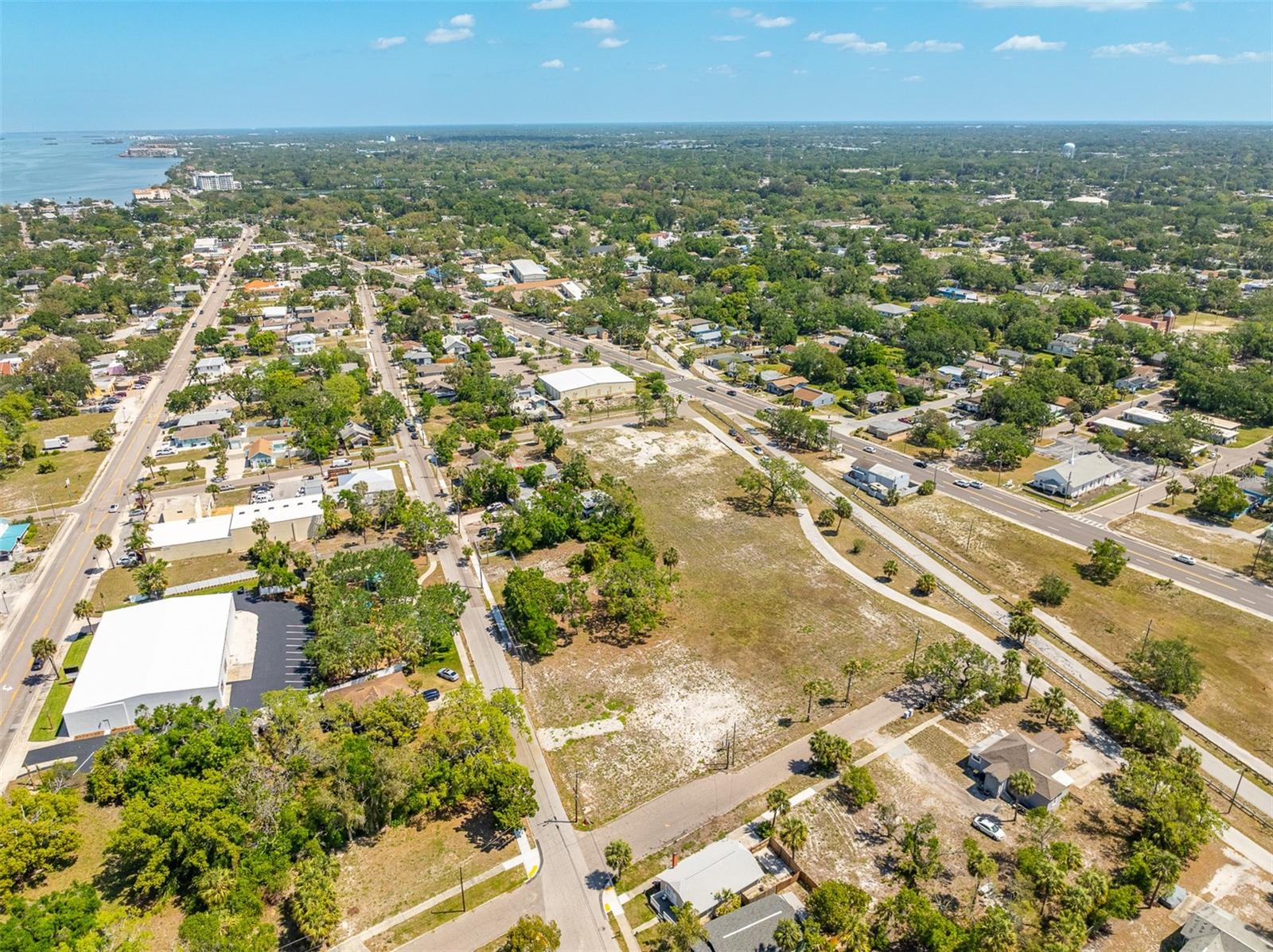 611 Palm Bluff St Property Photo 25
