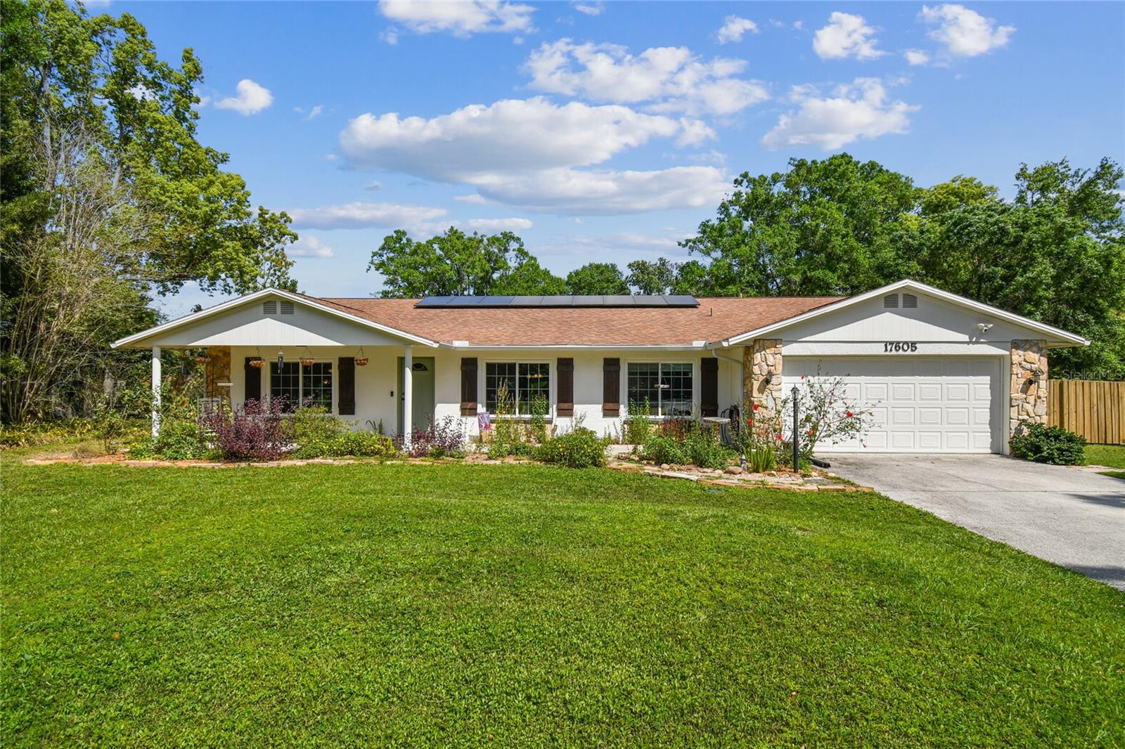 17605 Simmons Rd Property Photo