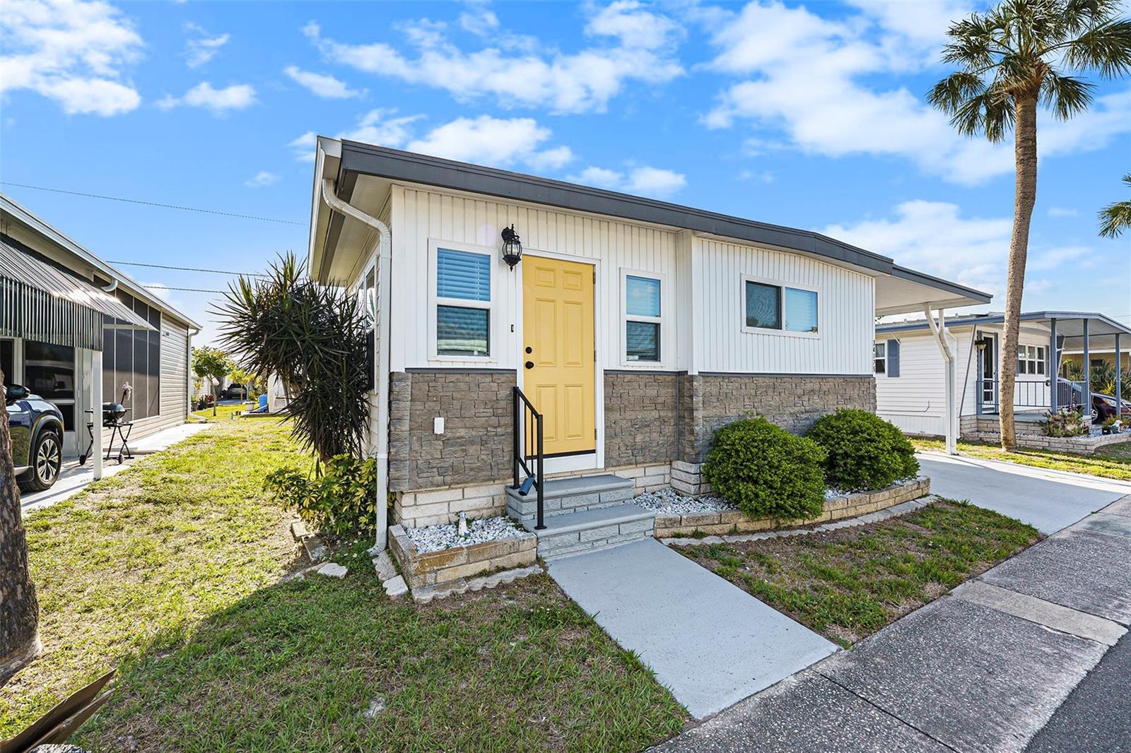 34175 Canal Dr Property Photo