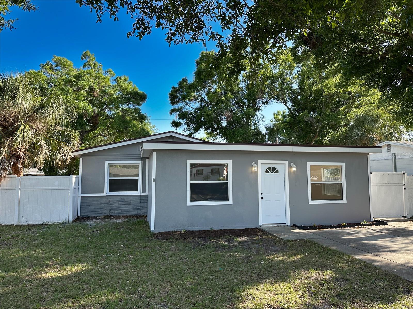 6982 79th Ave N Property Photo