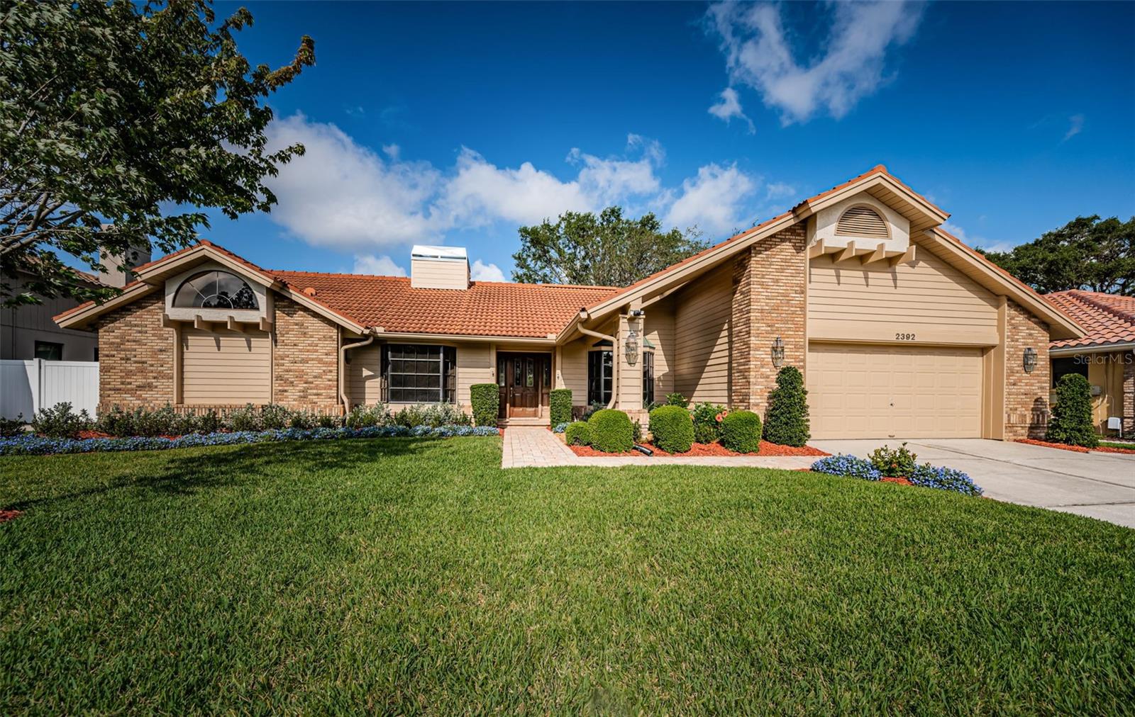 2392 Hillcreek Cir E Property Photo
