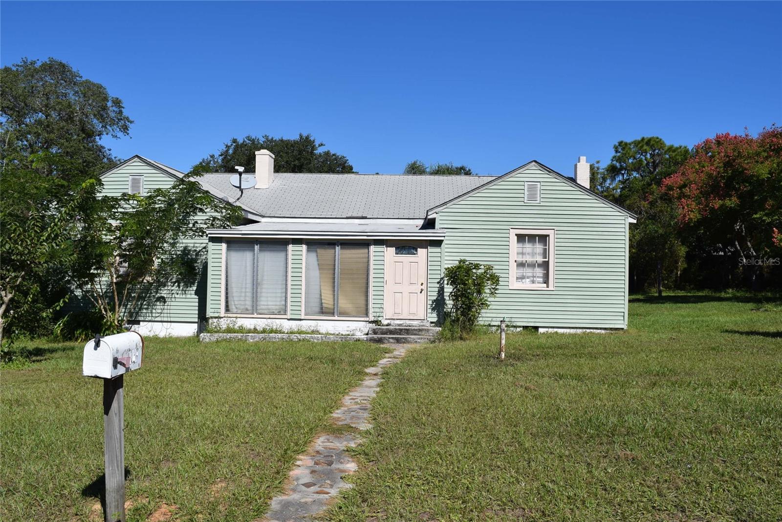 823 Cohassett Ave Property Photo