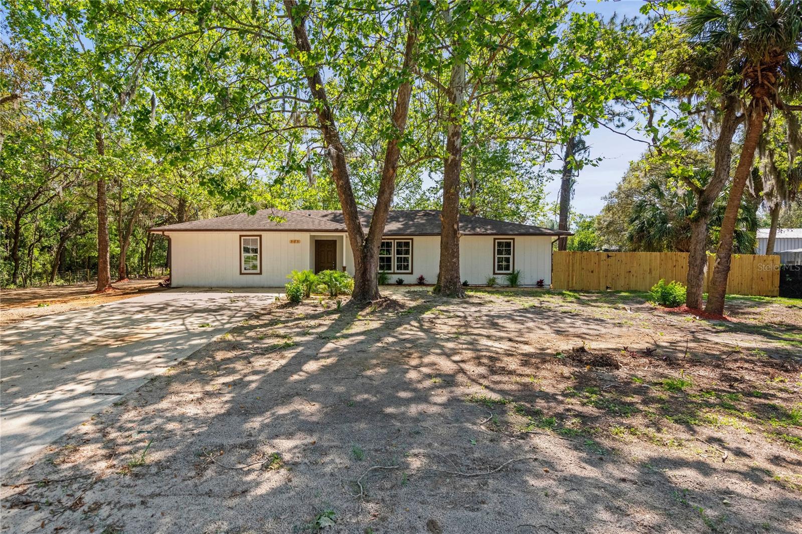 535 N Dunkenfield Ave Property Photo