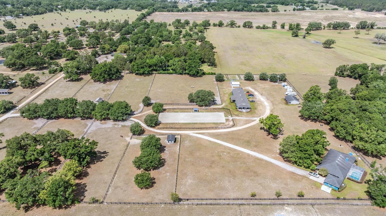 25601 Hutcheson Ln Property Photo