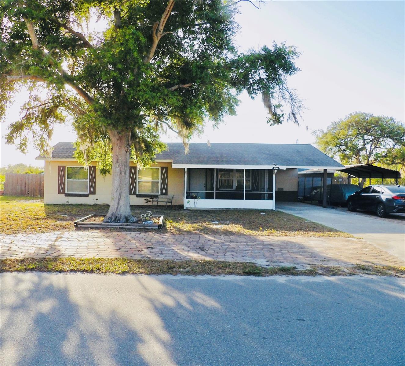 4746 Wales St Property Photo