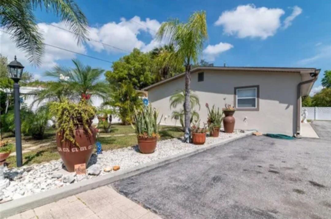 6213 Sheldon Rd Property Photo 4