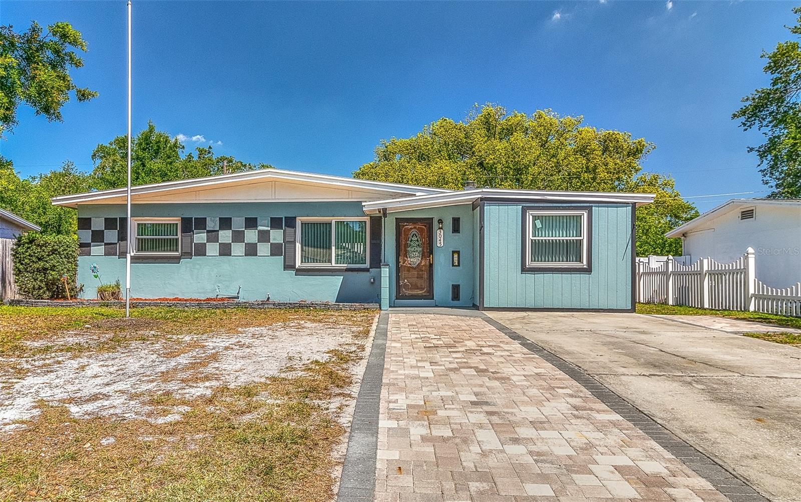 3045 Stratford Dr Property Photo
