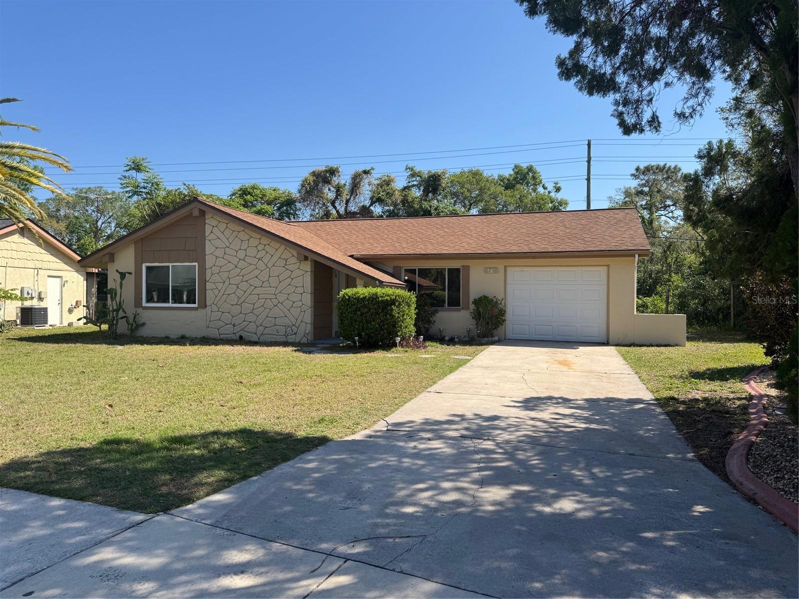 8718 Arrowhead Dr Property Photo 2