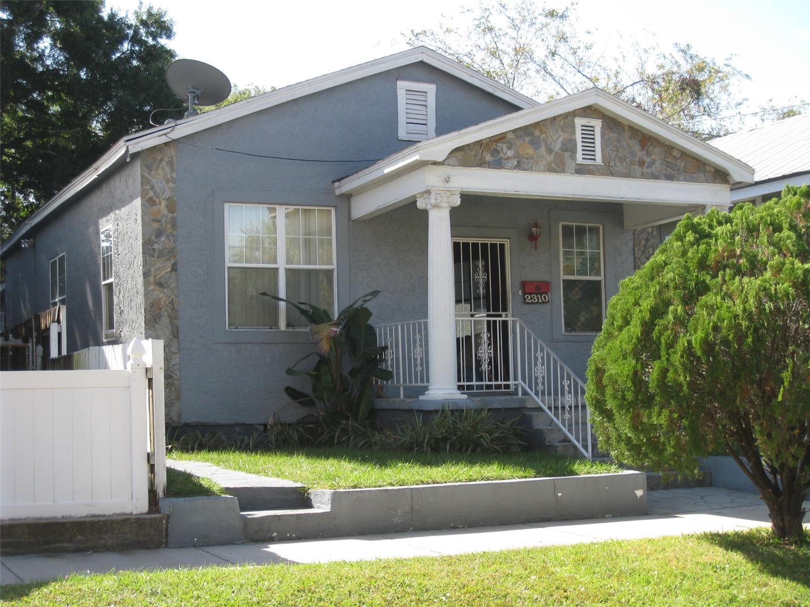 2310 W Pine St Property Photo