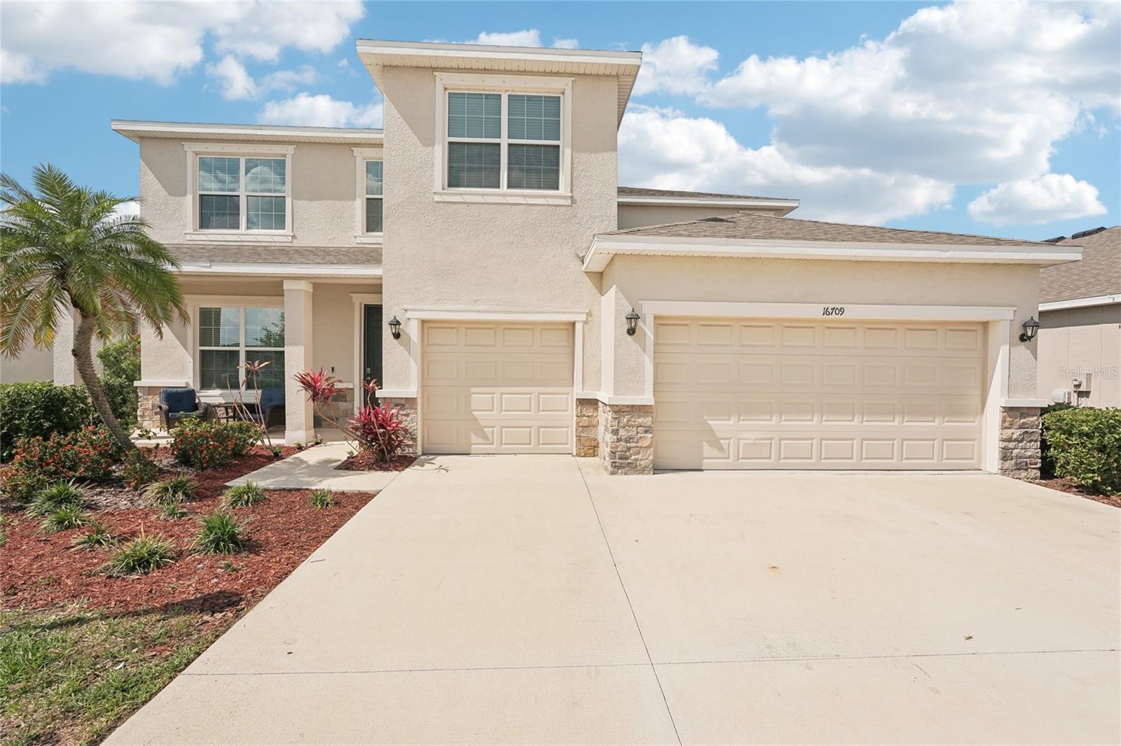 16709 Barnwood Pl Property Photo 1