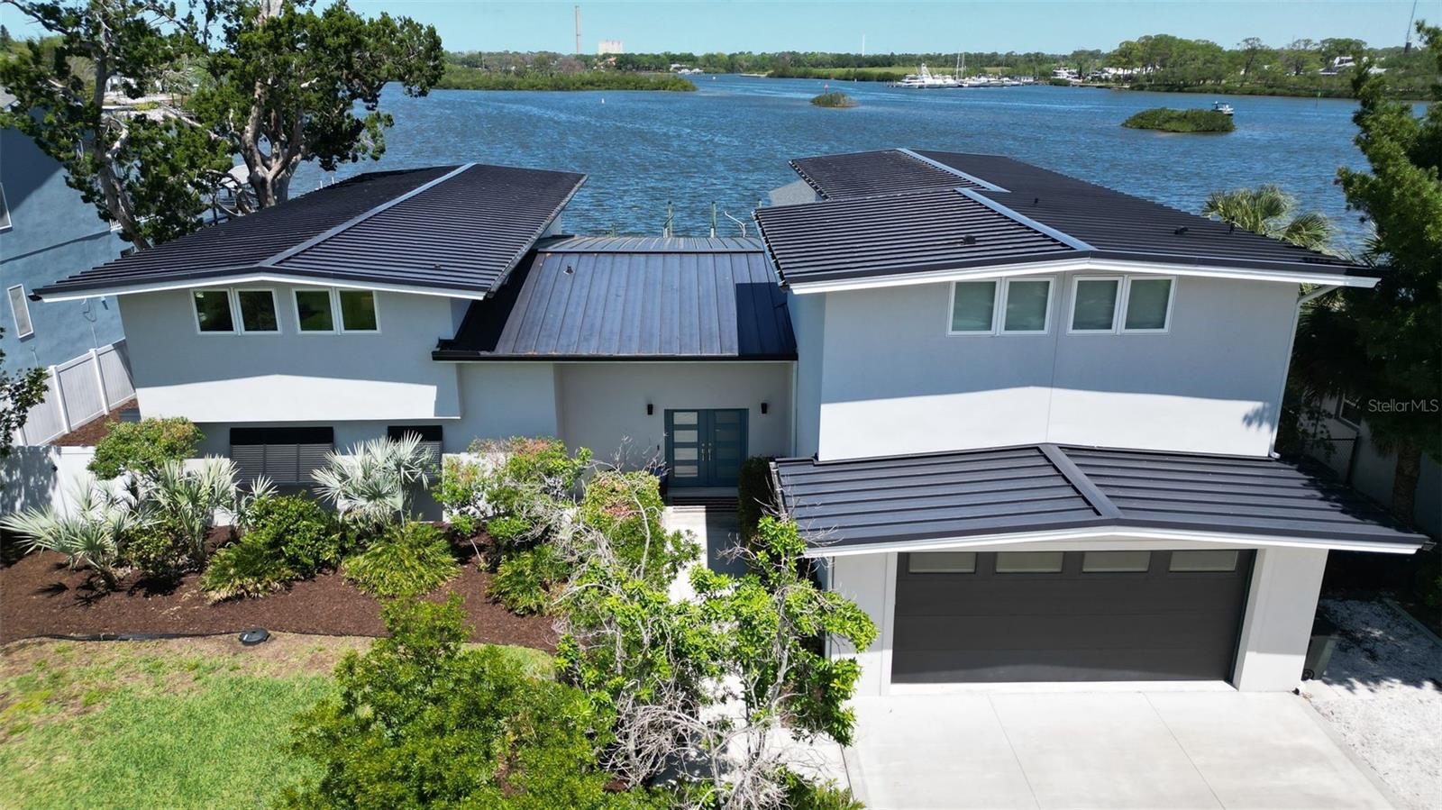 915 Bayshore Dr Property Photo